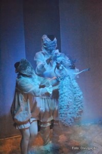 Espetáculo “O Malefício da Mariposa” é apresentado na Urca