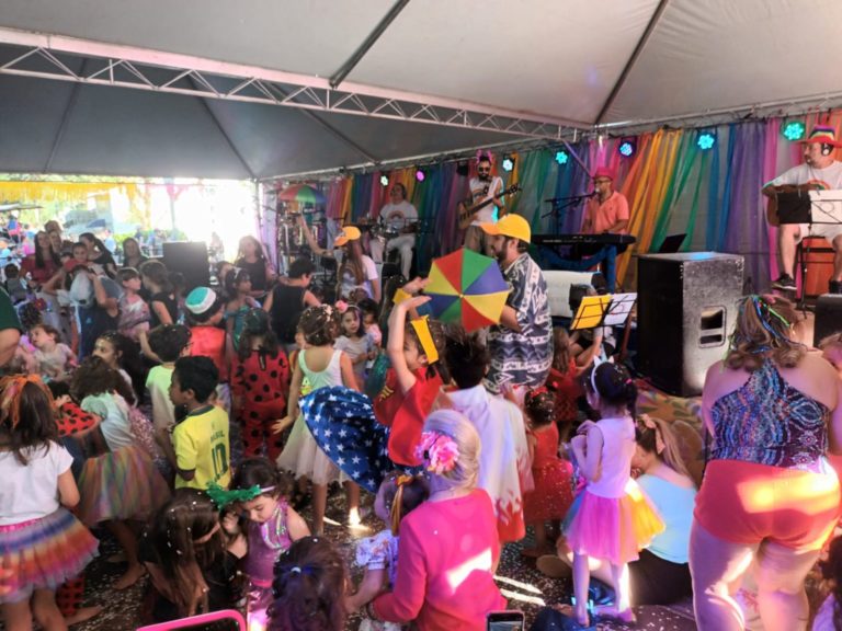 Carnabebê apresenta o carnaval para as crianças nascidas durante a pandemia
