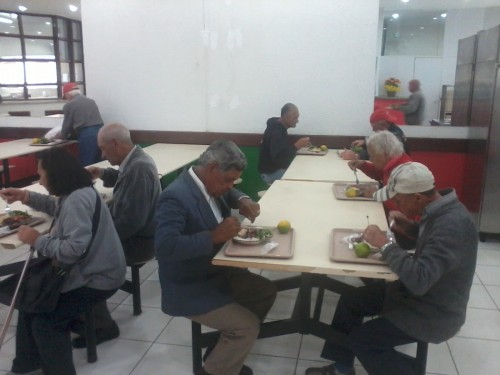 Restaurante Popular reabre em novo local