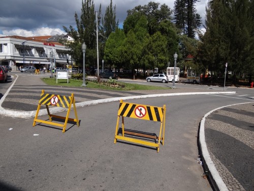 Prefeitura alerta motoristas para vias interditadas no fim de semana