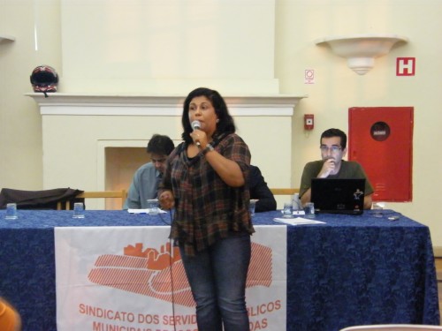 Em assembleia, servidores decidem por manifestação