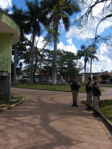 PM intensifica policiamento na praça do bairro Vila Cruz