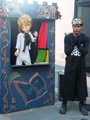 Atores contam lendas urbanas no Julho Fest