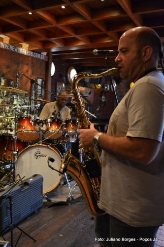 Derico elogia a cidade em entrevista ao Poços Já