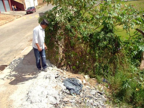 Vereador pede providências no bairro Chácara Alvorada