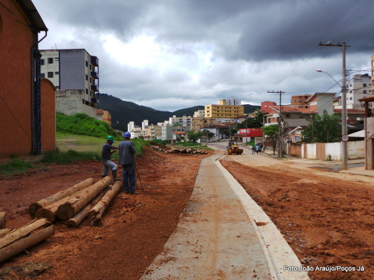 Obras da Avenida Irradiação continuam em 2014