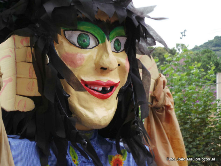 Charanga realiza cortejo de pré-Carnaval