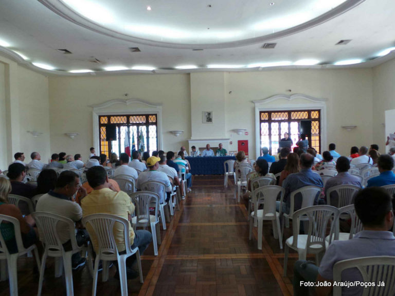 DME firma convênio com 56 projetos
