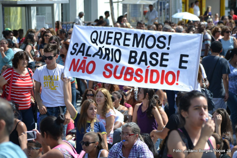 Professores e estudantes pedem melhorias na educação