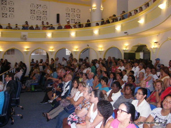 O plenário da Câmara Municipal ficou lotado durante a audiência.