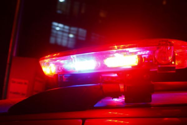 Jovem leva facada em briga de rua