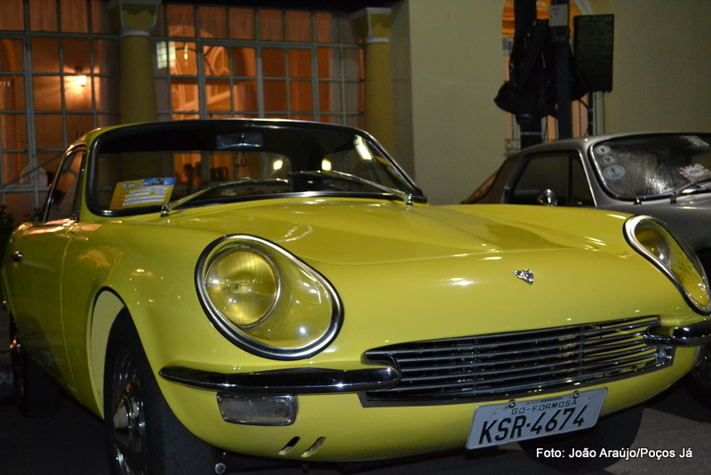 Blue Cloud tem carros antigos, shows e mercado de pulgas