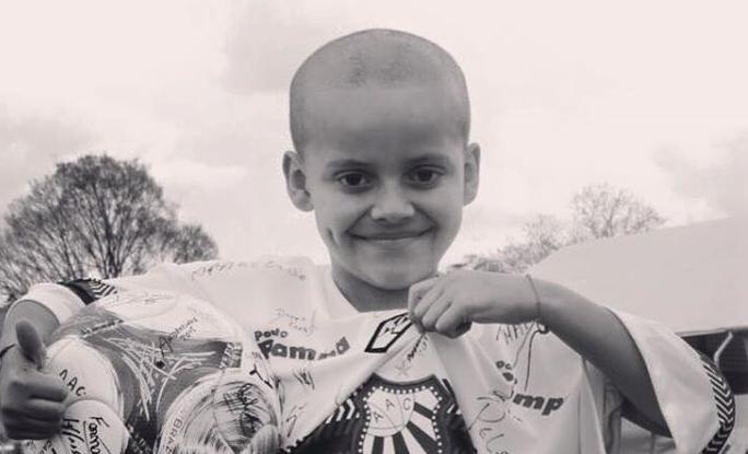 Enterro do garoto Tiaguinho é marcado pela comoção