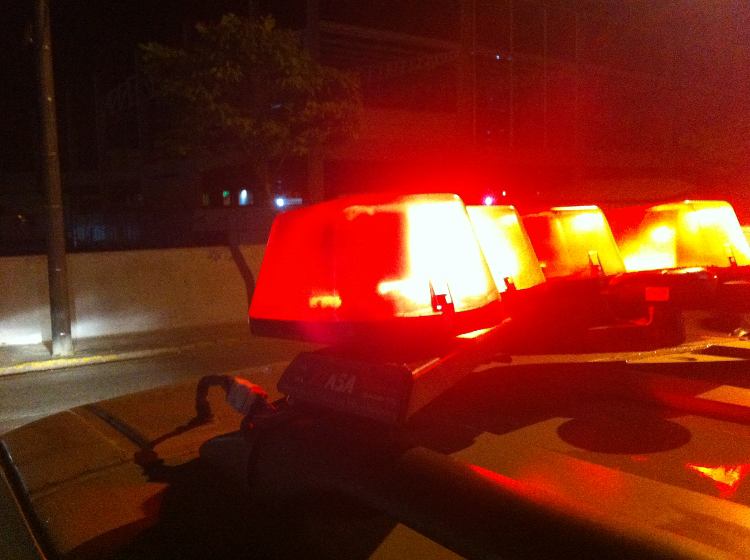 Mulher é atropelada pela própria van