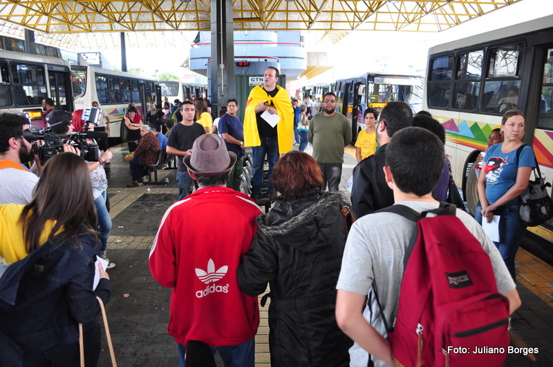 Em dia de reajuste, Terminal tem protesto contra Circullare