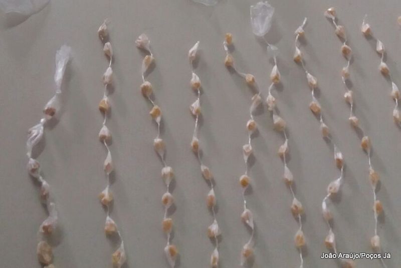 Polícia apreende 123 pedras de crack no bairro Dom Bosco