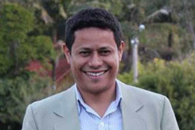 Surgimento de novos políticos e menos alienação