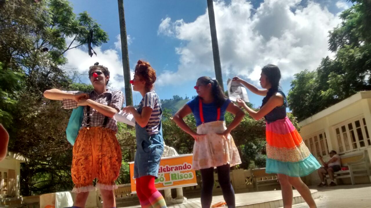 Cia Celebrando Só_risos apresenta espetáculo neste sábado