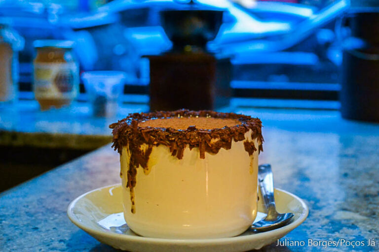 Três chocolates quentes para tomar no frio de Poços