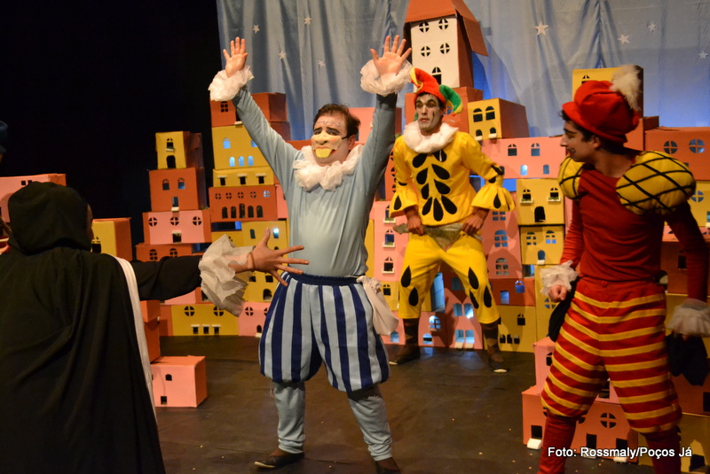 Comédia de Maquiavel continua em cartaz na Casa dos Bonecos