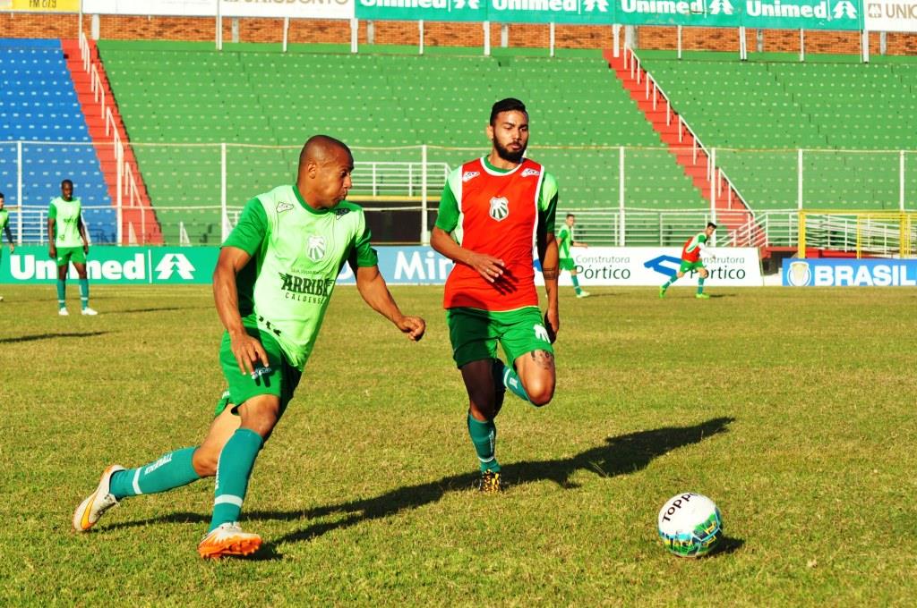 “Precisamos que o torcedor seja nosso 12º jogador”, afirma Oliveira