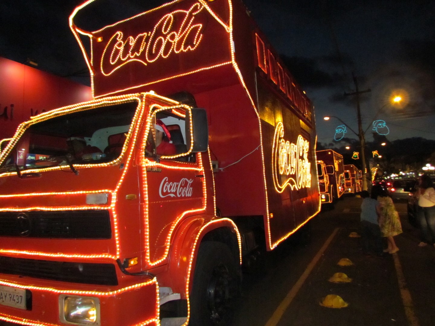 Caravana de Natal da Coca-Cola chega a Poços em dezembro