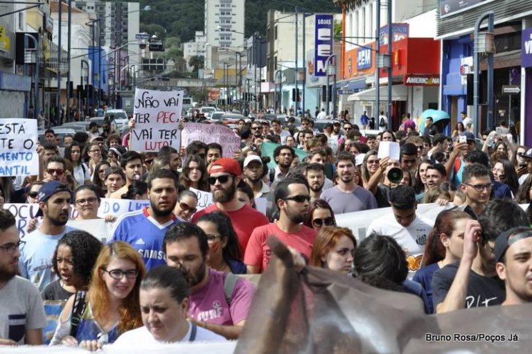 Estudantes organizam novo protesto contra a PEC 55 para este feriado