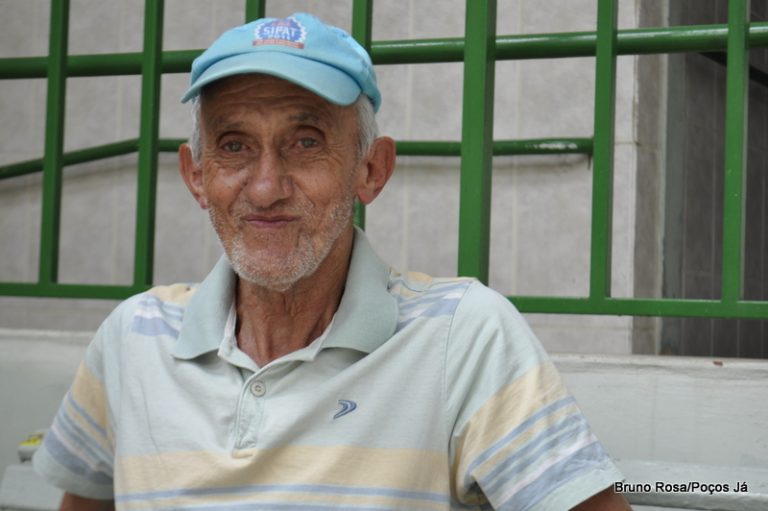 Grupo de voluntários faz campanha de Natal para presentear idosos em asilo
