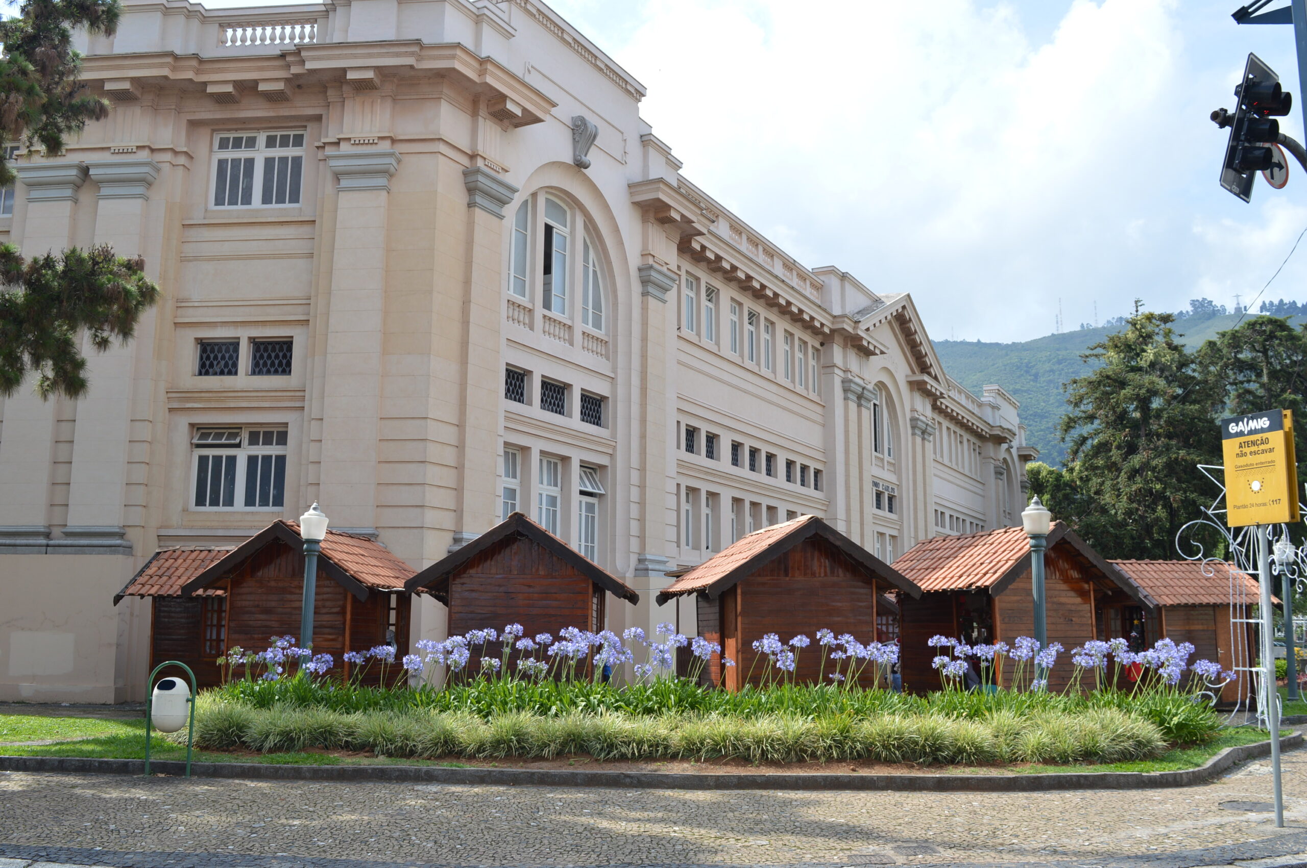 Natal de Poços tem atrações artísticas neste fim de semana