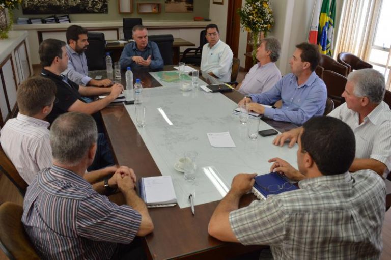 Prefeito cria comissão de prevenção de enchentes