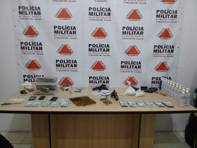 PM apreende armas e 6kg de maconha em Caldas