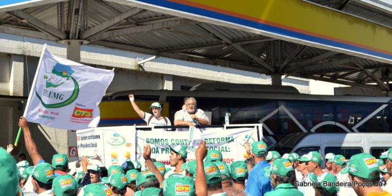 Trabalhadores rurais fazem protesto contra reforma da Previdência Social