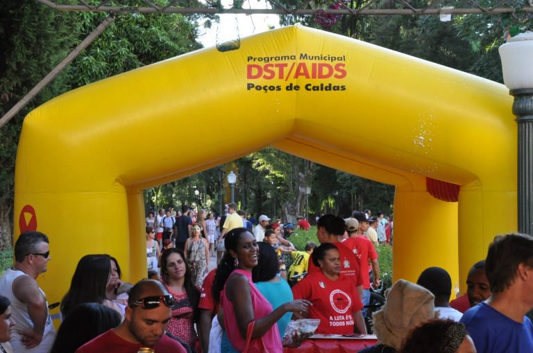 DST/Aids realiza ação educativa e testes rápidos durante o Carnaval