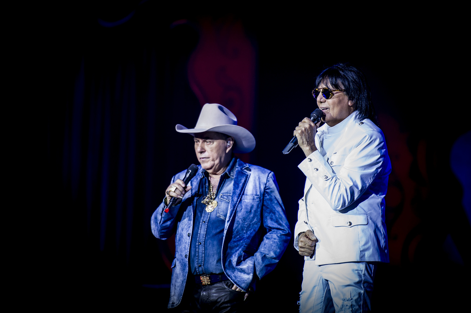 Dupla Milionário e Marciano confirma show em Poços