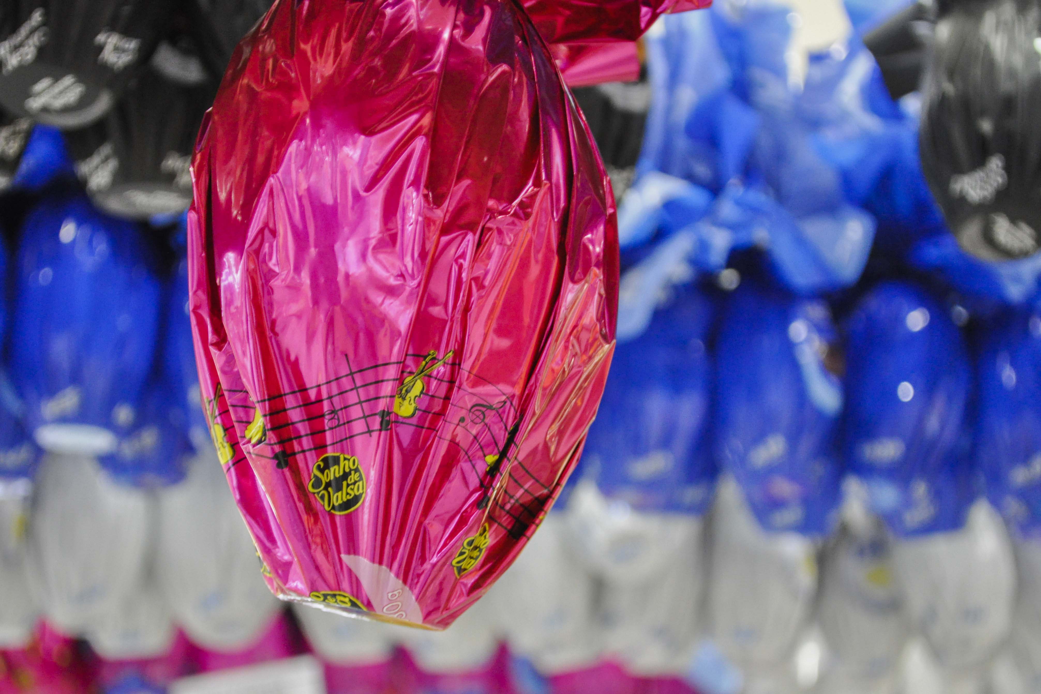 Preço dos ovos de Páscoa é o mesmo do ano passado, segundo gerente de supermercado