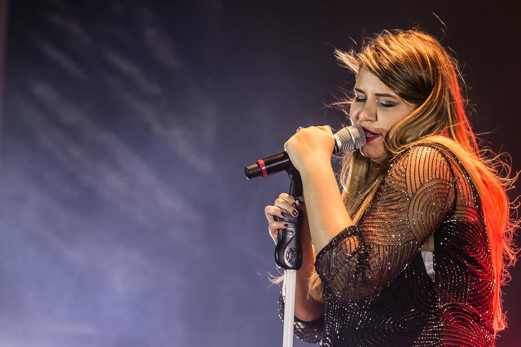 Marília Mendonça faz show em Poços de Caldas