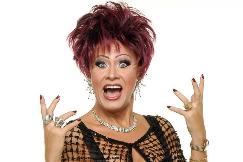 Nany People faz show em prol da Santa Casa