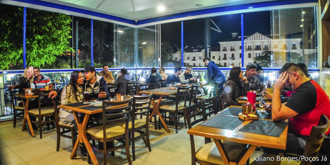Conheça o restaurante com uma das melhores vistas de Poços