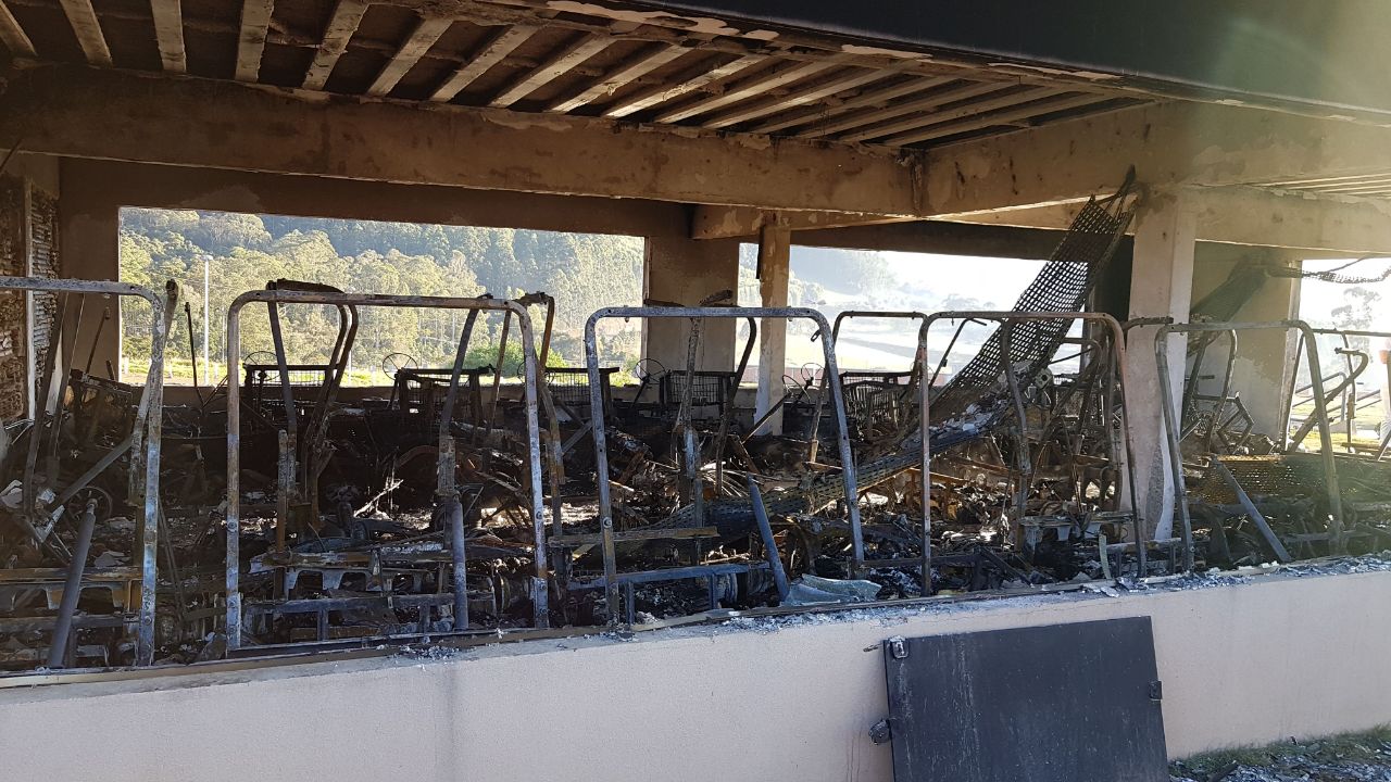 Equipamentos de golfe são destruídos em incêndio