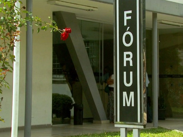 Acusado de matar uma pessoa e tentar matar outras três em baile funk vai a júri