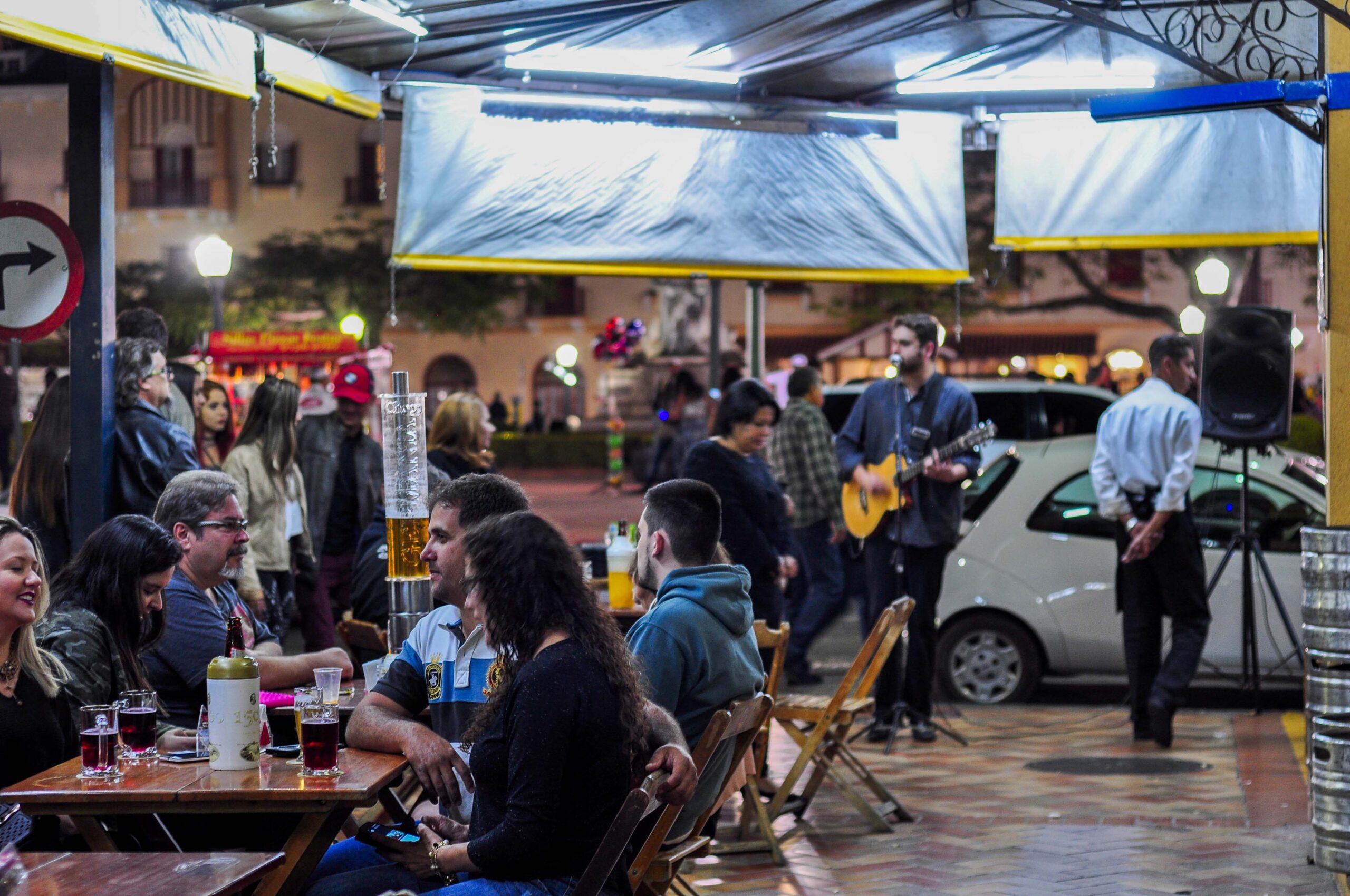 Porções saborosas, música ao vivo e ambiente agradável: conheça o Minas Chopp
