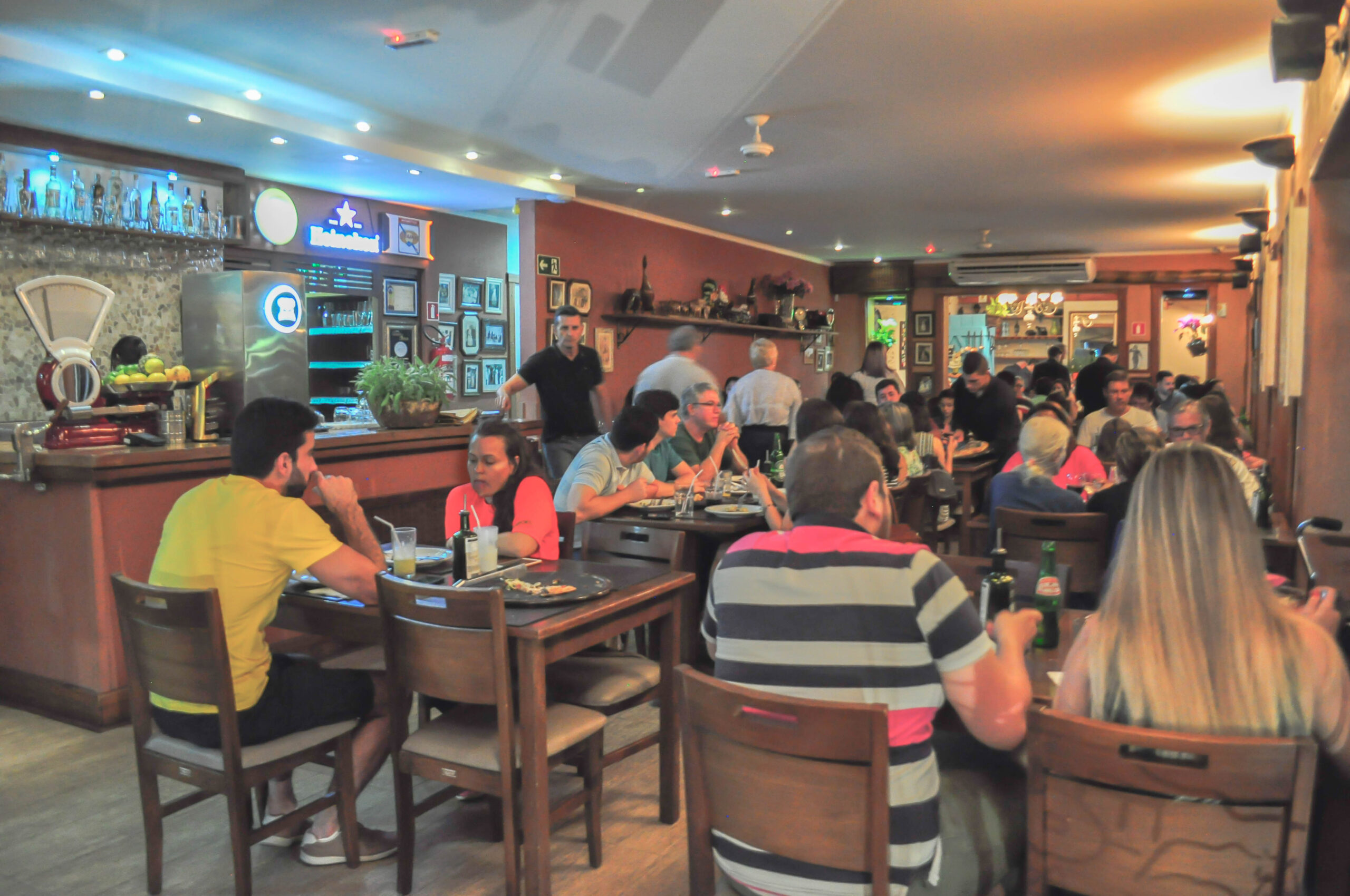 PRIMEIRA MESA| Aplicativo oferece 50% de desconto em restaurantes cadastrados