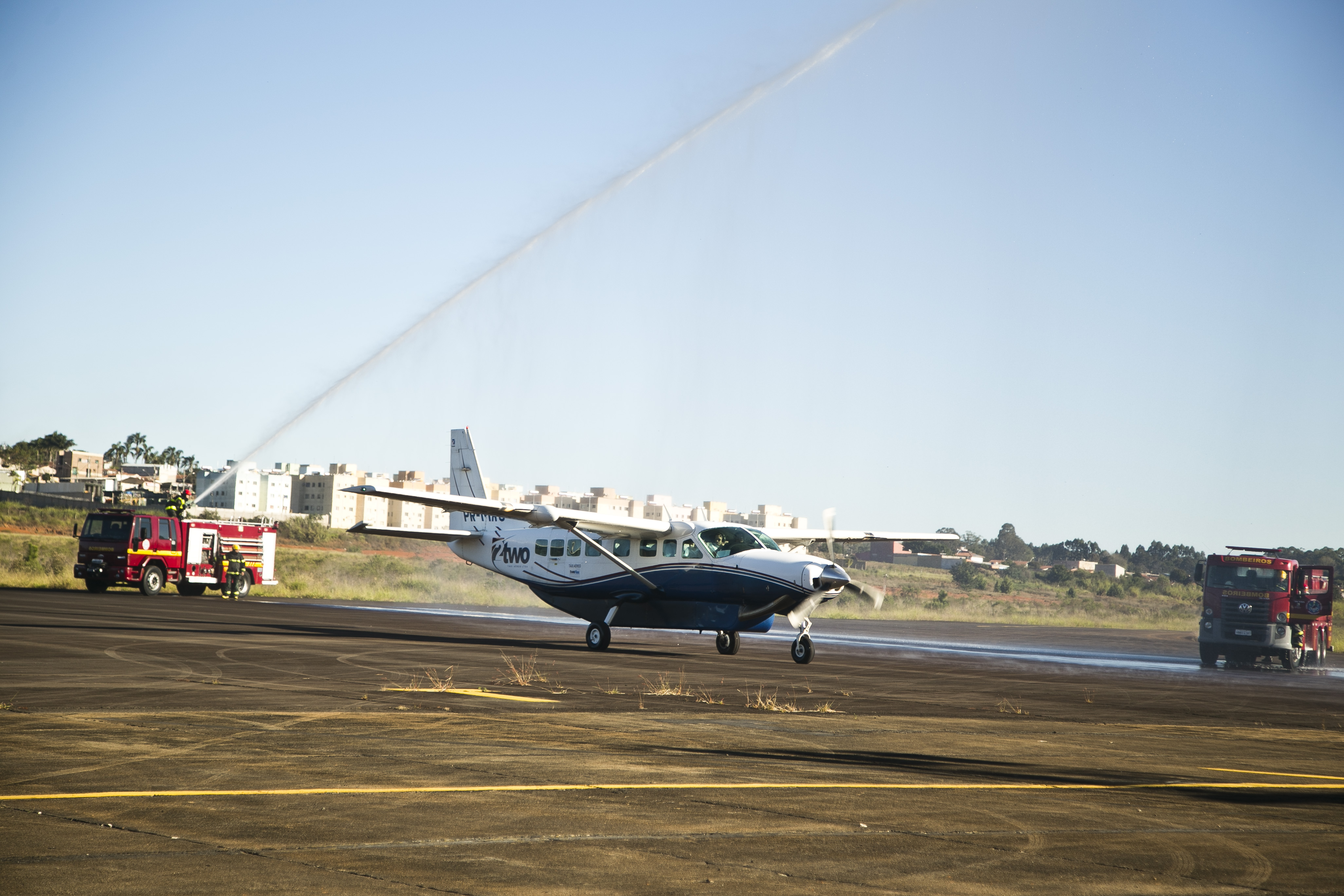 Governo de Minas suspende voos entre Poços e BH