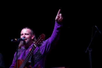 Rasgacêro faz show com entrada gratuita no domingo