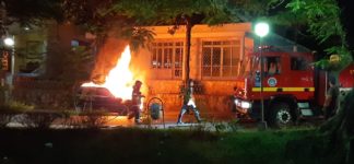 Carro pega fogo na avenida Santo Antônio