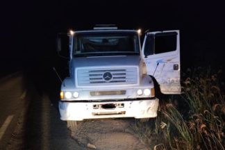 Motorista é encontrado morto dentro de caminhão
