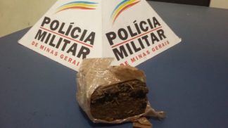 Adolescente é preso com drogas na área central