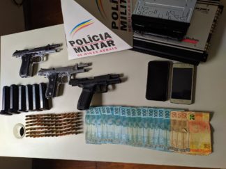 Operação conjunta apreende armas e dinheiro