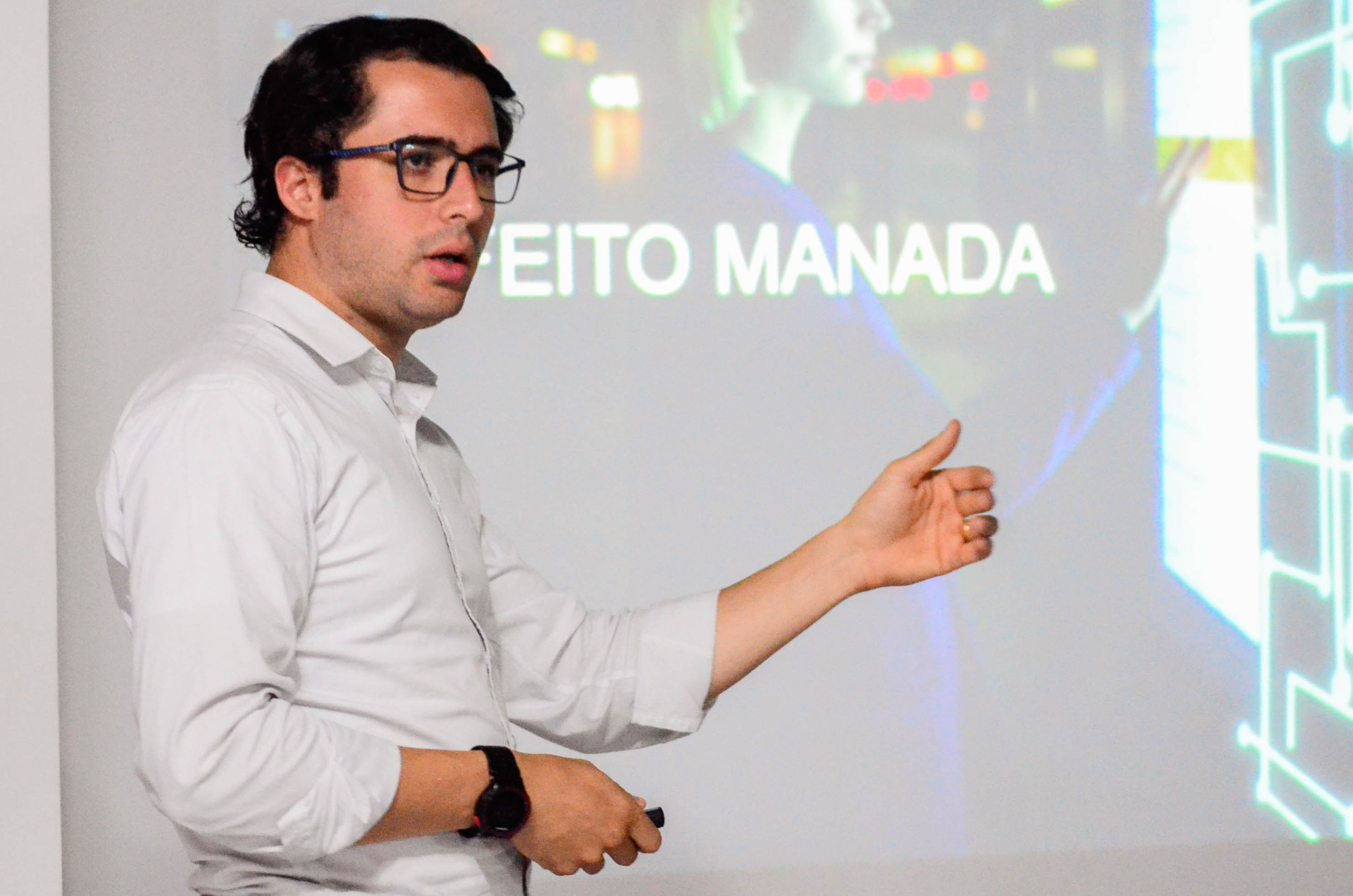 “O pior ainda está por vir”, afirma especialista sobre crise econômica