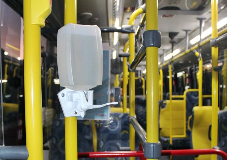 Projetos de lei visam obrigatoriedade de álcool em gel em ônibus e agências bancárias